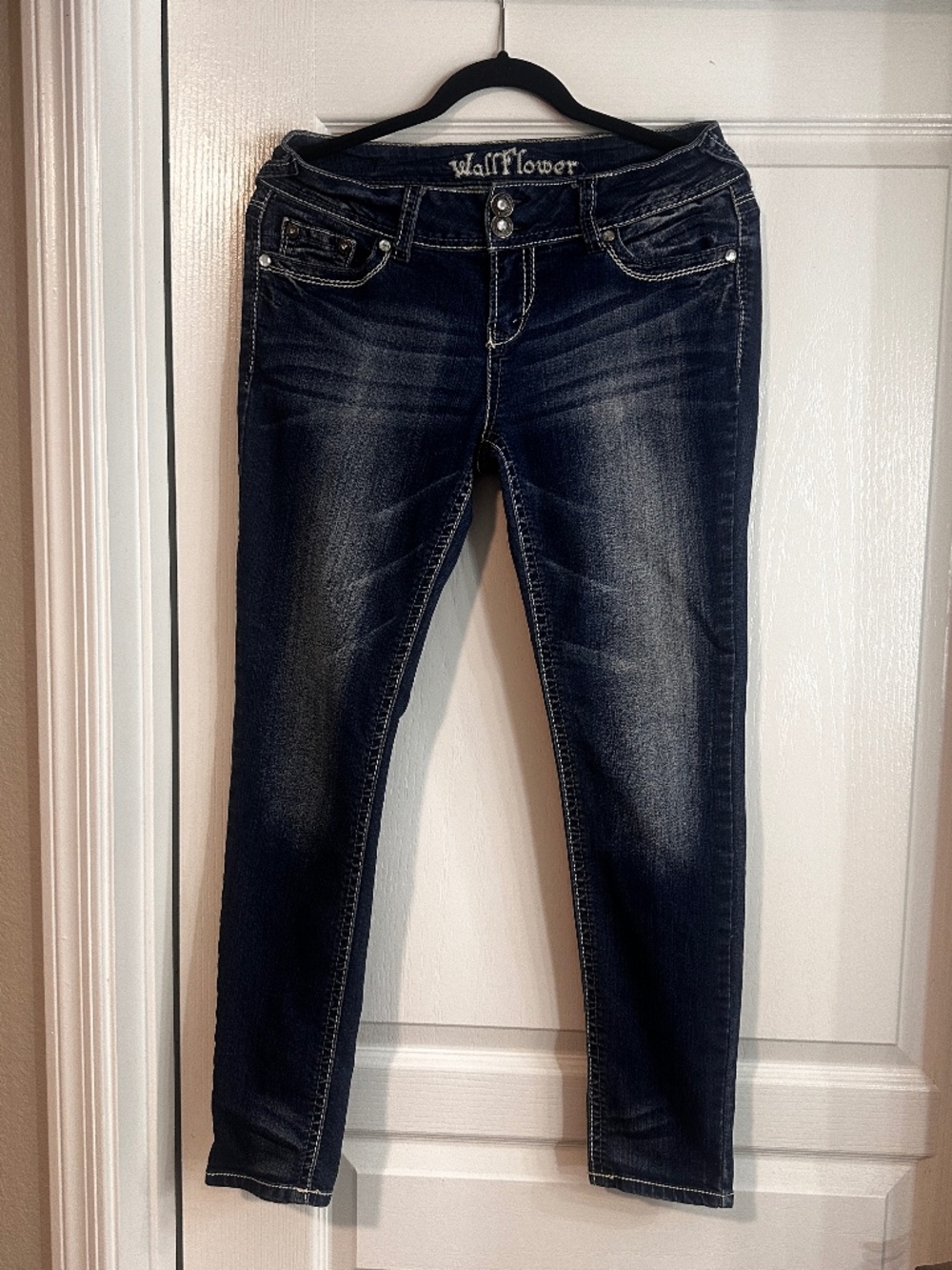 Vintage Wallflower Dark wash low rise bootcut jeans with double buttons